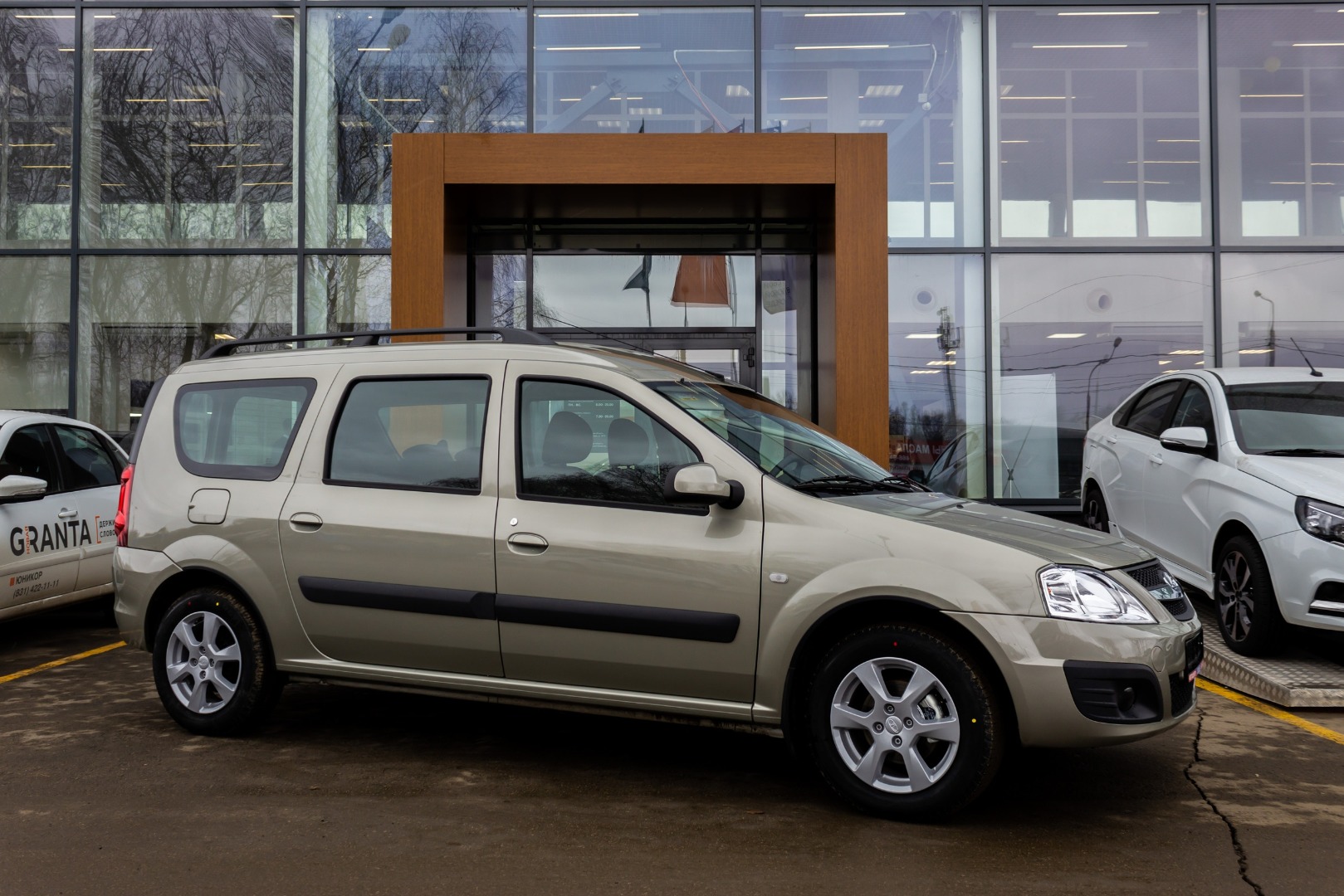 Битопливный LADA Largus CNG в ДЦ ''Юникор''